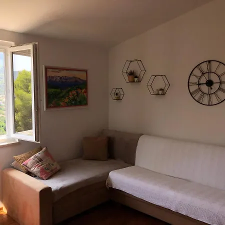 Bellavista Jelsa 2+2