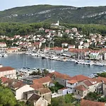 Bellavista 2+2 * Jelsa (Hvar)