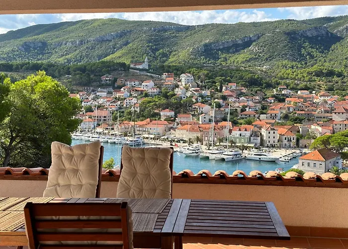 Bellavista 2+2 Jelsa (Hvar)